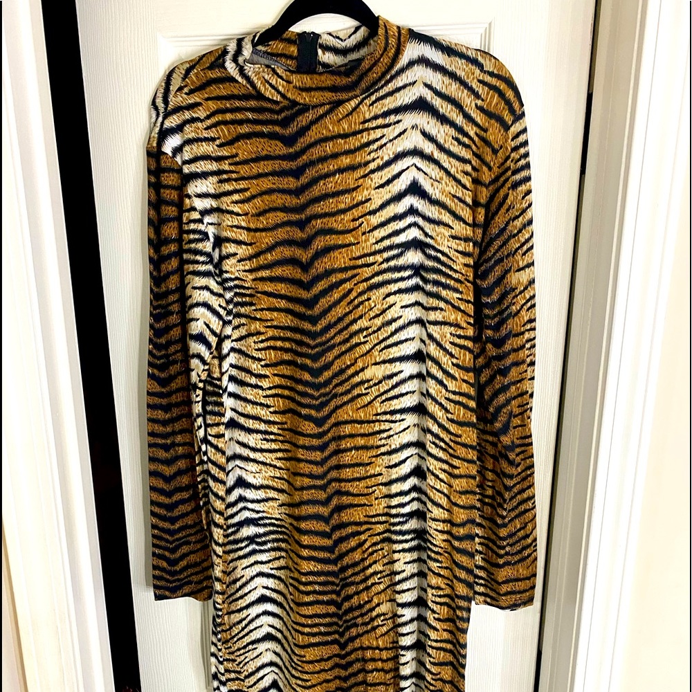 ANIMAL PRINT MIDI DRESS